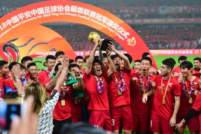 米兰对萨尔茨堡表现出色，保持不败并多次零封对手